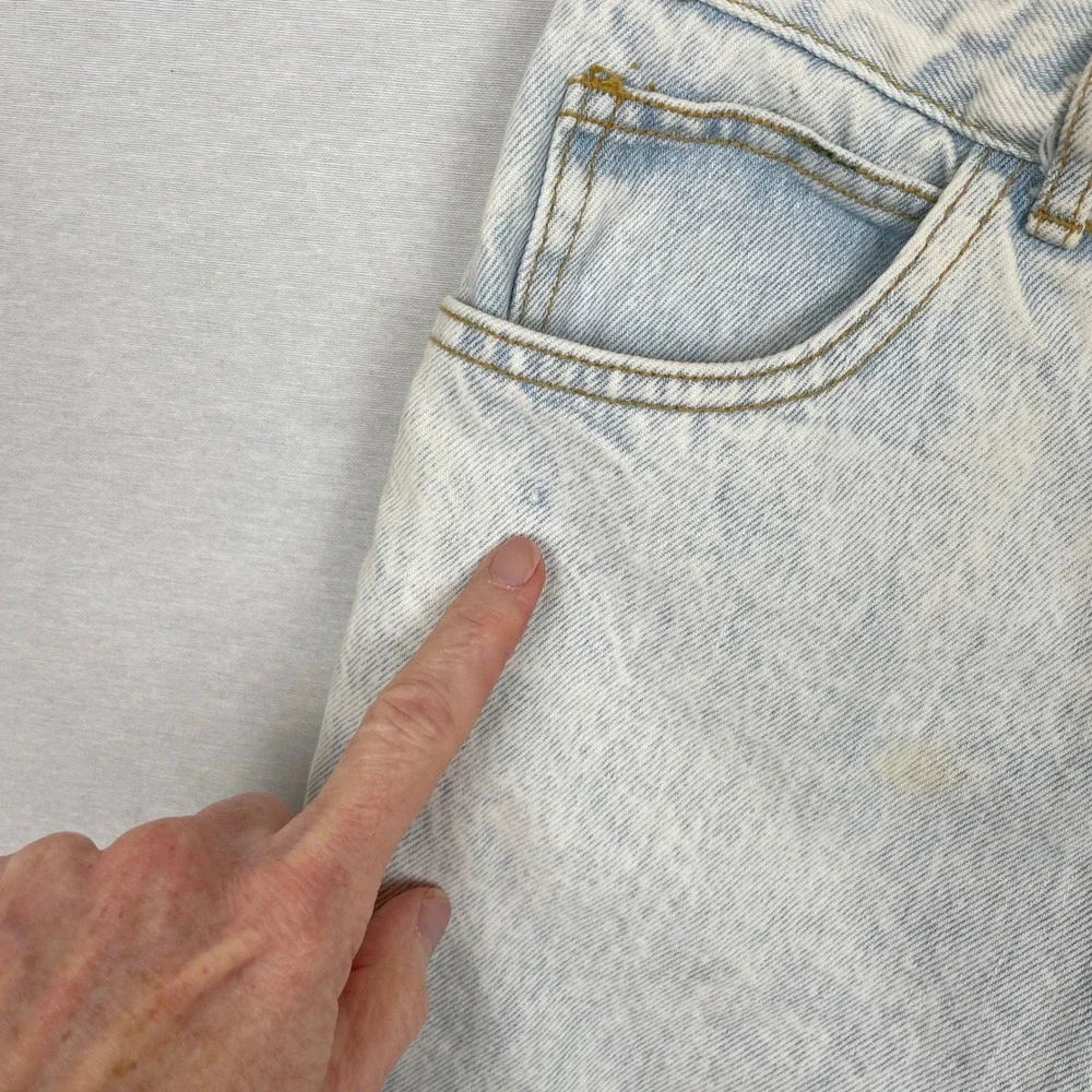 VTG Guess Distressed Knee Length Light Blue Denim Shorts Size 27 Streetwear USA